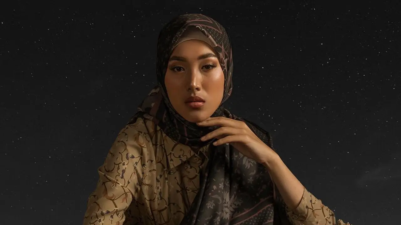 Hijab dan gamis motif saat Ramadan