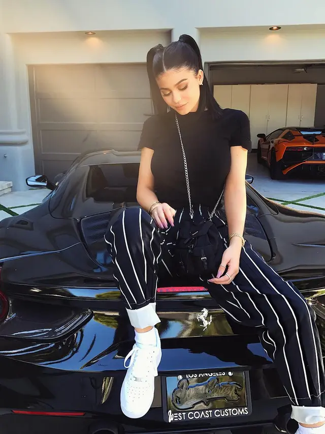 [Bintang] Kylie Jenner