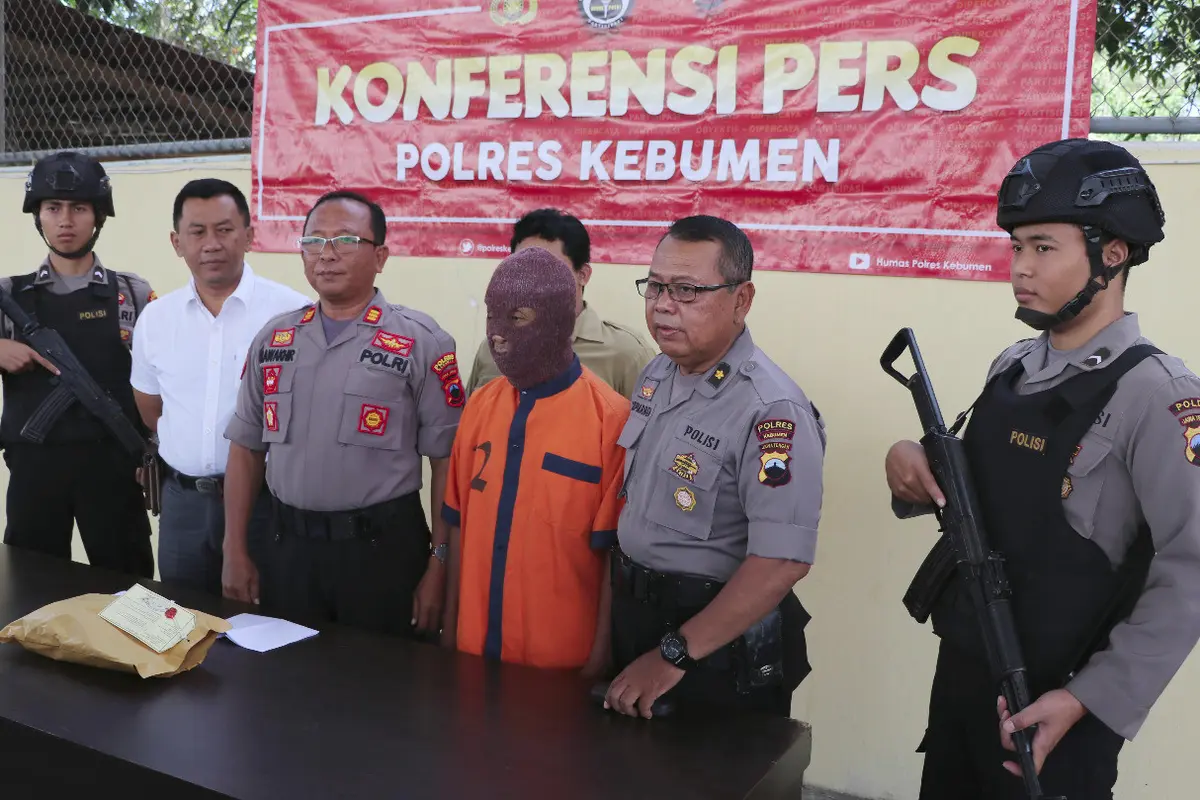 Konferensi pers pengungkapan kasus guru muridnya, di Kebumen, Jawa Tengah. (Foto: Liputan6.com/Polres Kebumen/Muhamad Ridlo)