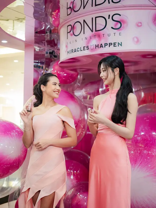 Pevita Pearce dan Tzuyu TWICE (Instagram/pevpearce)