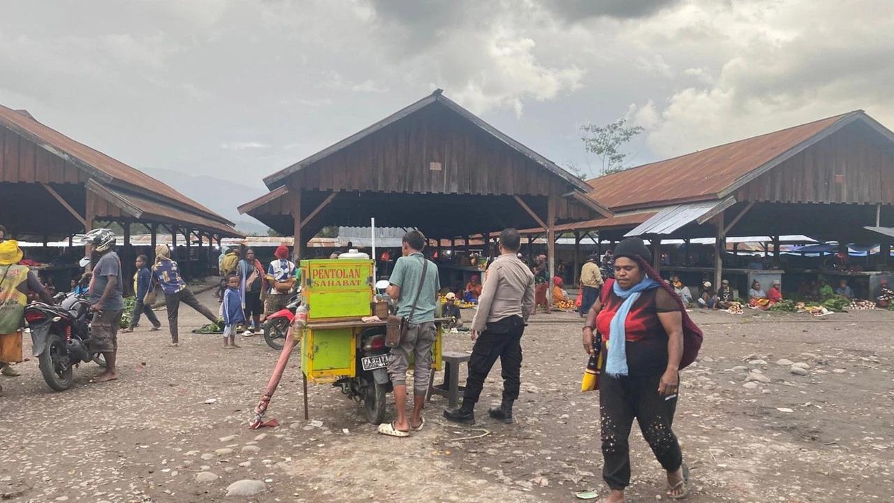 874 Warga Masih Mengungsi ke Markas Polisi dan TNI Imbas Perang Suku di Wamena, Brimob Sekat Tujuh Titik Cegah Bentrok Terulang
