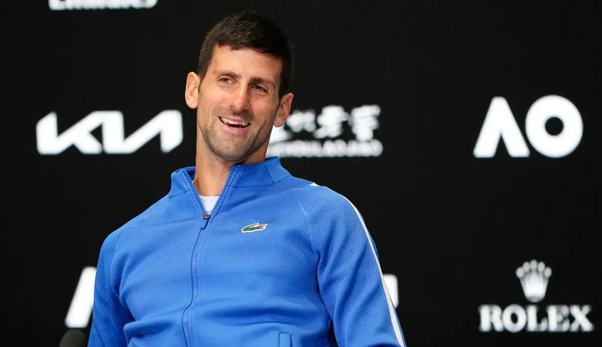 Kemenangan atas Djokovic mengantarkan Sinner ke final Australian Open 2024, yang menandai final Grand Slam perdana dalam kariernya. Sementara bagi Djokovic, kekalahan ini turut menghentikan dominasinya di Australian Open sejak 2019. (AP Photo/Louise Delmotte)