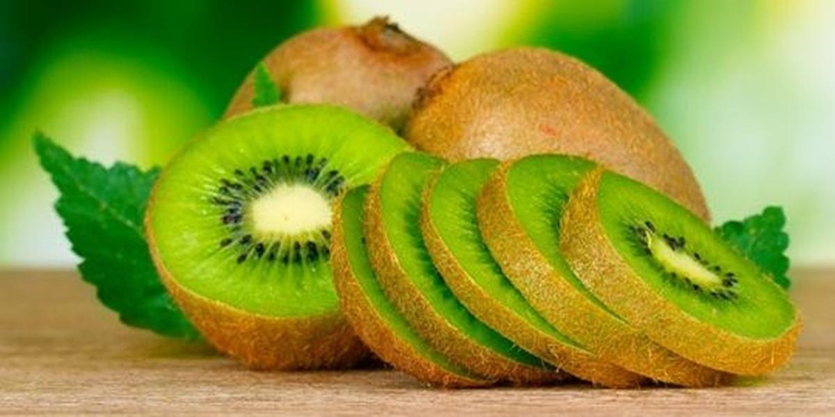 Kiwi, stroberi, dan lemon