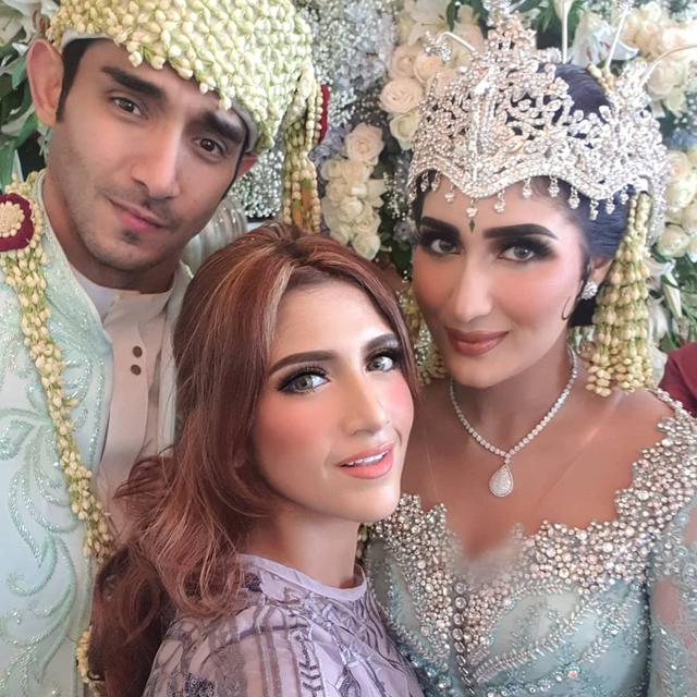 6 Pesona Cantik Amira Alwi Adik Ipar Tania Nadira