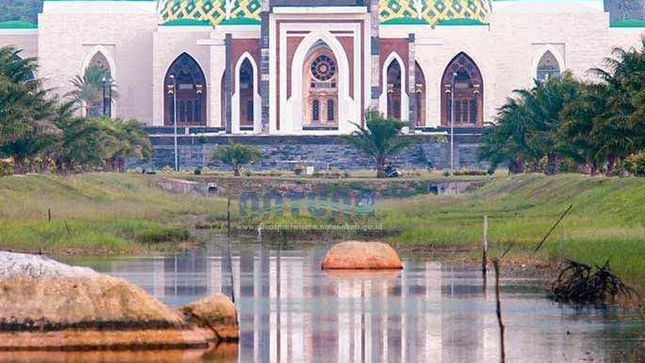 Intip Kemegahan Masjid Agung Natuna di Kepulauan Riau, Bak Miniatur Taj Mahal di India