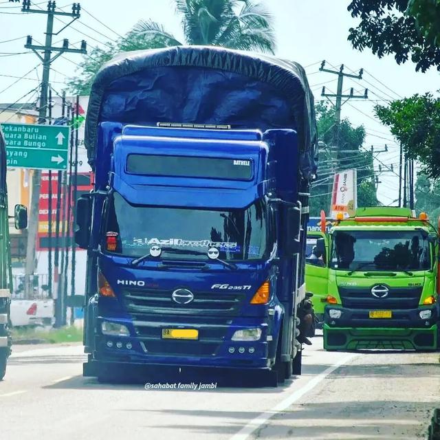 10 Potret Modifikasi Truk Hino yang Sukses Bikin Pangling di Jalan, Semuanya Gagah Banget!