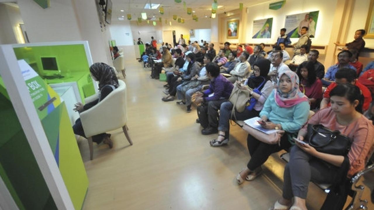 Ratusan peserta BPJS mengantre cairkan dana