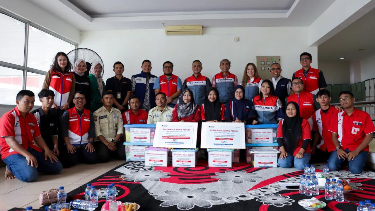 Pertamina Retail Gelar Aksi Sosial untuk Masyarakat Terdampak Banjir dan Panti Asuhan di Sumatera Barat