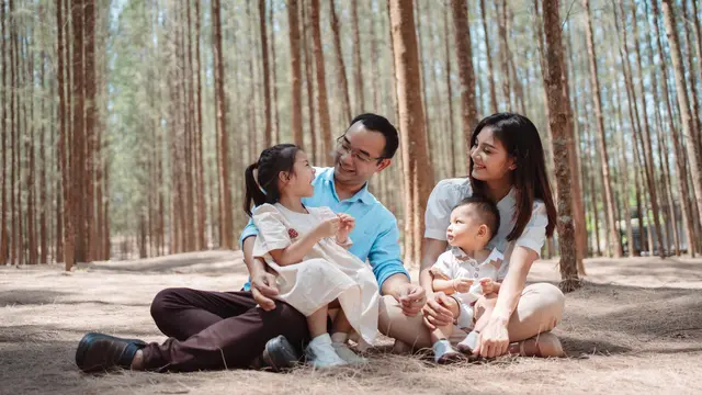 keluarga september cerita indah