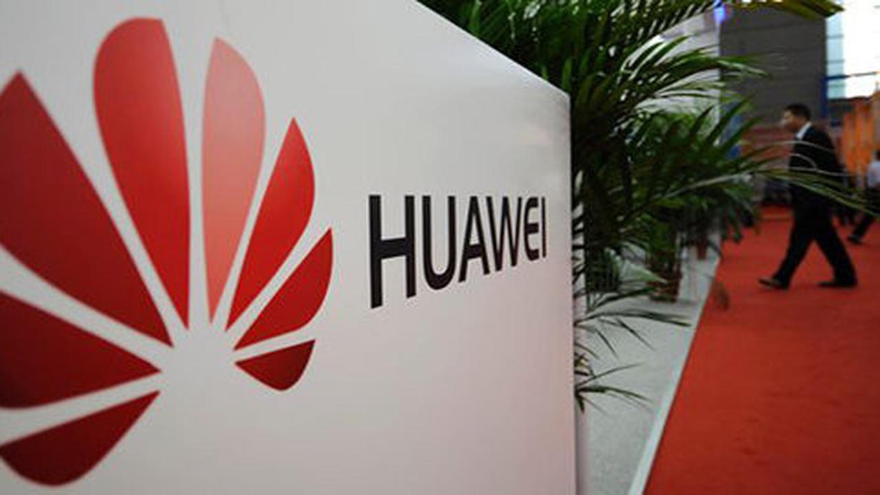 12 Pekerja asing Huawei terbukti tak kantongi izin
