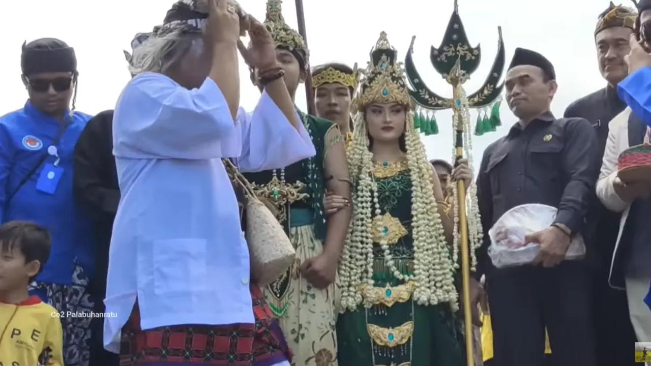 Tampilkan kisah Nyi Roro Kidul