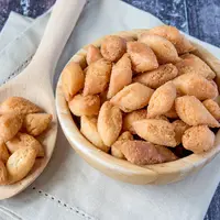 Ilustrasi biji ketapang./Copyright shutterstock.com