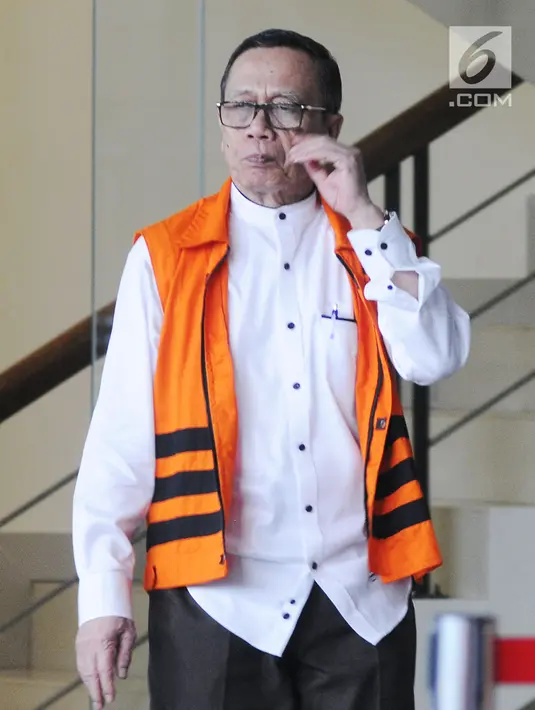 KPK menahan Amin terkait menerima dugaan suap mengenai usulan dana perimbangan keuangan daerah pada RAPBN Perubahan 2018. (merdeka.com/Dwi Narwoko)