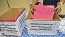Sebelumnya, Plh Kepala Biro Pemerintahan Setda DKI Jakarta, Muhammad Faisol juga menjelaskan bahwa pelamar yang sebelumnya telah mengirimkan lamaran ke Balai Kota tetap akan diproses. (Liputan6.com/Angga Yuniar)