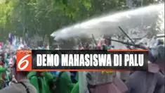 Massa pun berupaya menerobos masuk dengan cara menarik pagar kawat berduri yang dipasang di Depan Gedung DPRD Sulawesi Tengah.