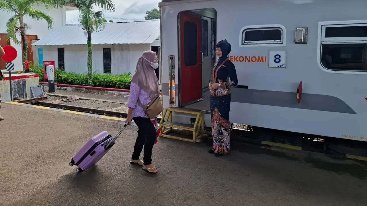 Penumpang PT Kereta Api Indonesia (Persero).Dok KAI