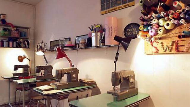 The Sweatshop Cafe, Perancis