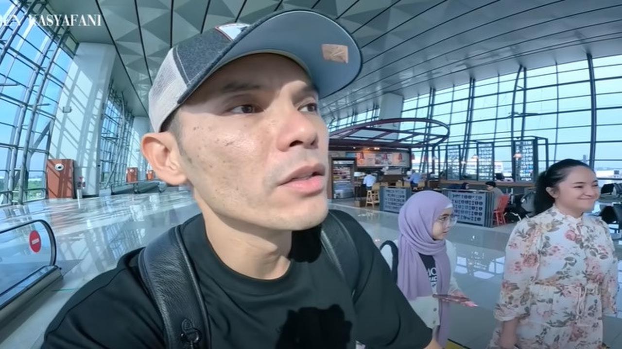 Momen Marshanda dan Ben Kasyafani Bersama, Temani sang Anak Nonton Konser di Singapura