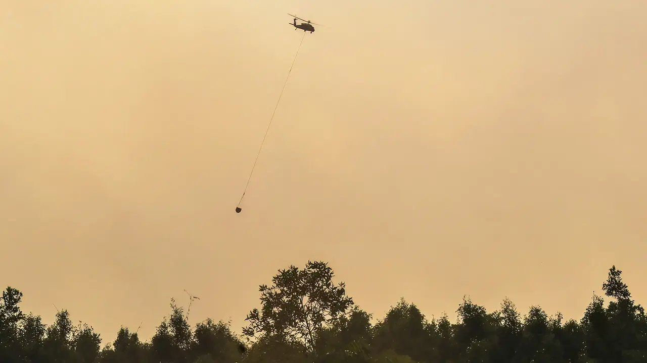 Helikopter Diterjunkan Atasi Kebakaran Lahan Gambut di Pulau Pisau