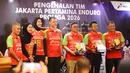 Pemain, pelatih, dan pengurus dari Jakarta Pertamina Enduro pada acara launching tim untuk kompetisi Proliga 2026 yang berlangsung di Enduro x Fastron Lounge, Gedung Oil Center, Thamrin, Jakarta Pusat pada Senin (05/01/2026).