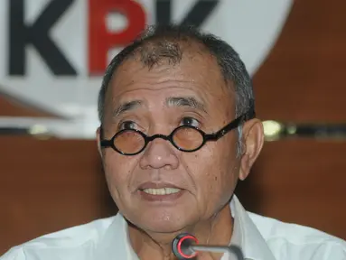 Ketua KPK Agus Rahardjo memberi keterangan terkait korupsi pembangunan Ruang Terbuka Hijau (RTH) di Kota Bandung, Jakarta, Jumat (20/4). Dalam pembangunan RTH tersebut terindikasi adanya mark up harga. (Merdeka.com/Dwi Narwoko)