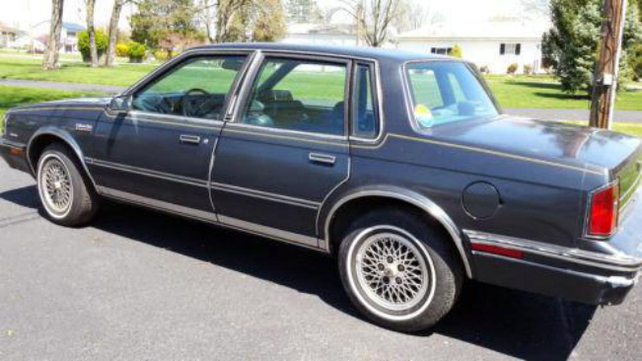 Mobil Bekas Milik Clinton Laku Terjual