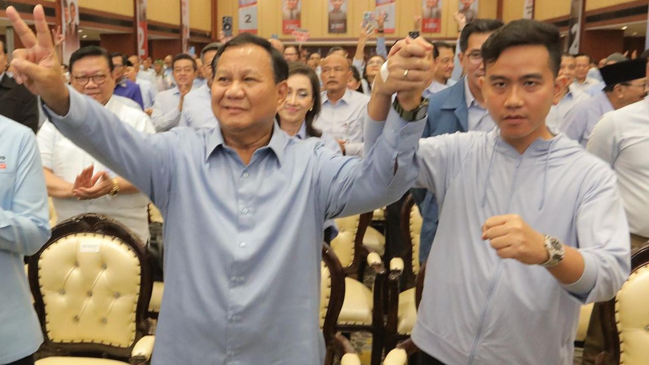 Pasangan capres-cawapres nomor urut 2, Prabowo Subianto dan Gibran Rakabuming Raka menghadiri Rapat Koordinasi Nasional (Rakornas) Tim Kampanye Nasional (TKN) Prabowo-Gibran di Hotel Borobudur, Jakarta Pusat, Jumat (1/12/2023).