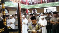 Momen Mendagri Jadi Imam Salat Jumat di Masjid Cheng Ho Palembang