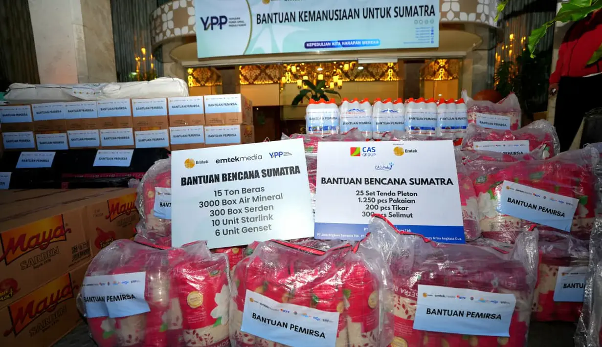 Donasi pemirsa yang dihimpun YPP disalurkan melalui koordinasi dengan Kementerian Sosial Republik Indonesia dalam bentuk 15 ton beras, 3.000 paket air minum, 300 paket sarden, 6 unit genset berkapasitas 10.000 KVA, serta 10 unit Starlink guna mendukung kebutuhan listrik dan komunikasi di lokasi pengungsian. Dukungan ini diperkuat dengan pengiriman 25 tenda pleton, tikar, selimut, serta ribuan pakaian baru dari PT Cahaya Aero Services Tbk (CAS), salah satu entitas Emtek Group. Dok. Emtek