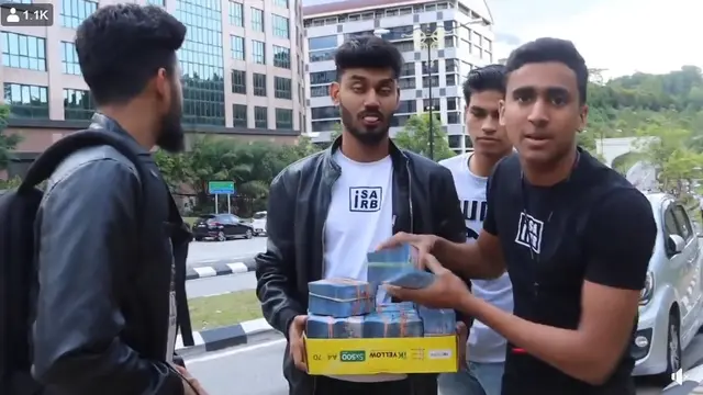 Bagikan Uang Pada Media di Depan Istana Negara, YouTuber Ini Diamankan Polisi