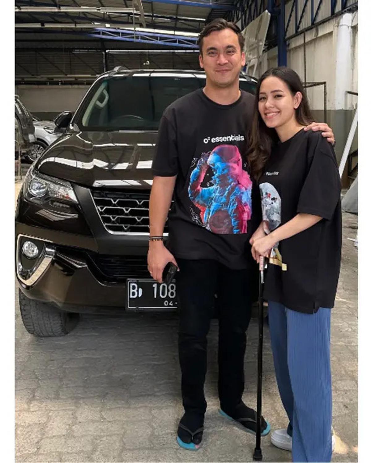 6 Outfit Couple Rendy Kjaernett dan Lady Nayoan, Tampil Gaya Bareng Pasangan