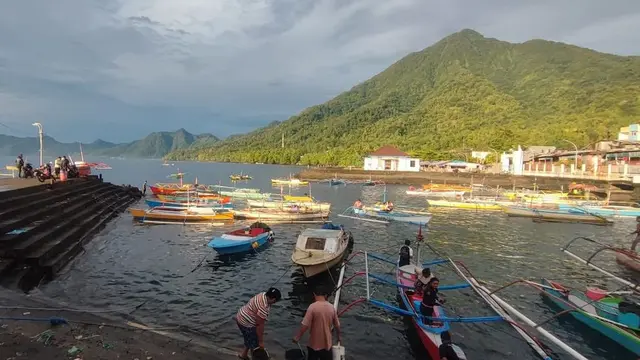 Pemandangan Gunung Tamata di Pulau Siau