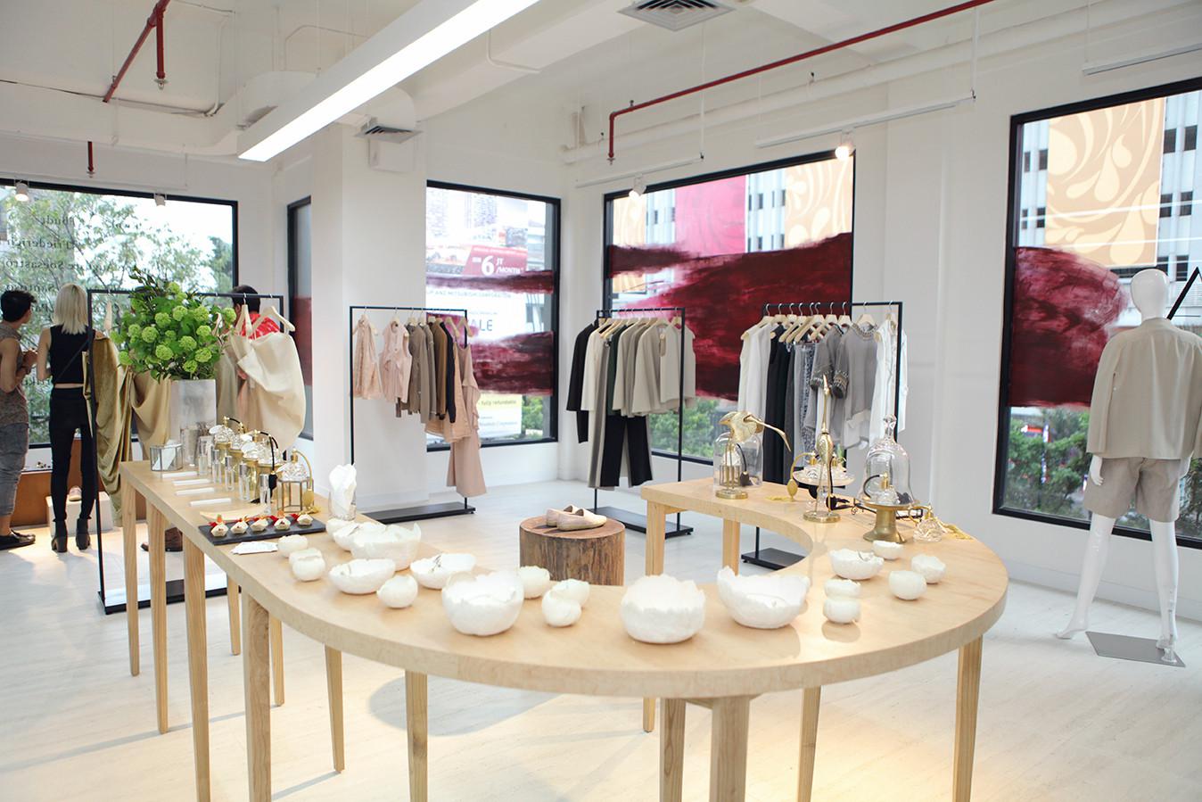 Butik Baru Yang Hip Di Kemang Kolaborasi 3 Fashion Designer Dan It Girl Jakarta Fashion Fimela Com