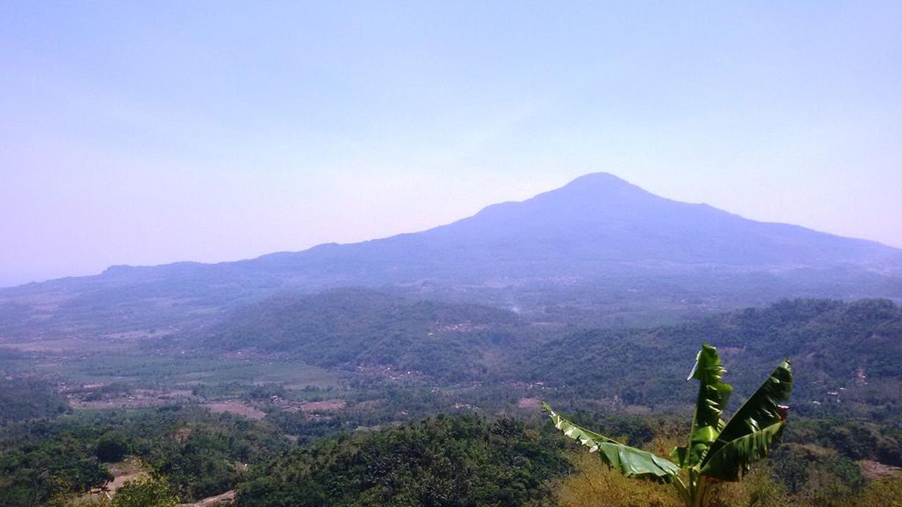 <b>Gunung Tampomas</b><br>