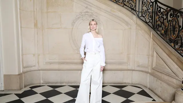 8 Gaya Seleb Hadiri Dior Haute Couture SS24, Rihanna Elegan Serba Hitam-Han So Hee Pakai Gaun Tembus Pandang