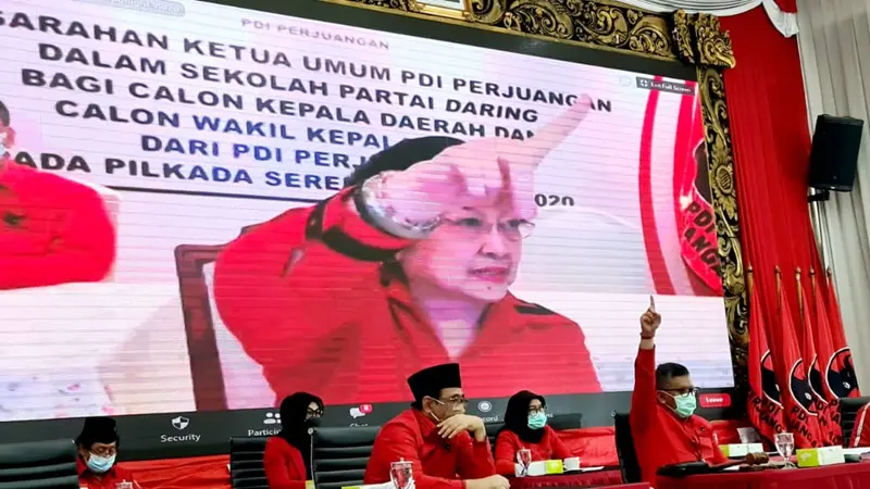 Ketua Umum PDIP Megawati Soekarnoputri Saat Memberikan Arahan di Sekolah Partai Gelombang II