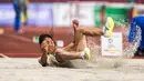 Atlet Vietnam Bui Thi Thu Thao saat tampil pada babak final Lompat Jauh Putri Asian Games 2018 di Stadion Utama Gelora Bung Karno, Jakarta, Senin (27/8). Bui Thi Thu Thao berhasil meraih emas dengan lompatan 6,55 m. (ANTARA FOTO/INASGOC/M Agung Rajasa)