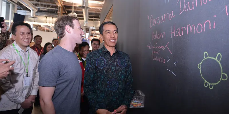 20160218-Kunjungi Facebook, Jokowi Coreti Dinding Kantor Mark Zuckerberg-