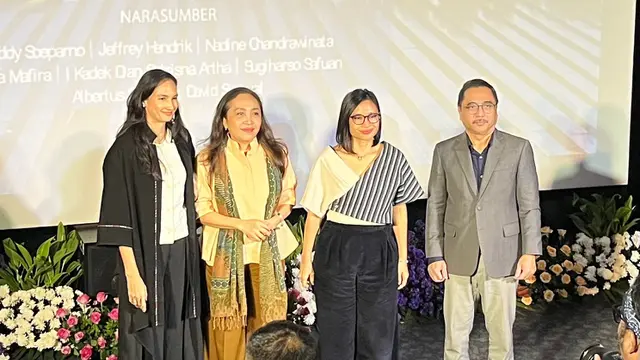 Nadine Chandrawinata, Suzanty Sitorus, Tiza Mafira, dan Abdul Kohar dalam peluncuran film dokumenter "Energi Untuk Negeri" yang diselenggarakan di kawasan Jakarta pada (1/9/2026). (Liputan6.com/Afradhiya N.R)