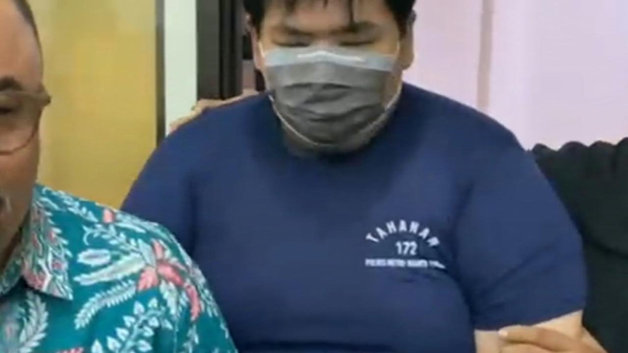 Polisi Tahan Anak Bos Toko Roti George Sugama Halim yang Aniaya Karyawati