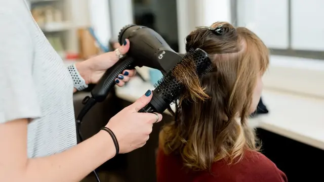 Arti Mimpi Potong Rambut Pendek Berdasarkan Waktu
