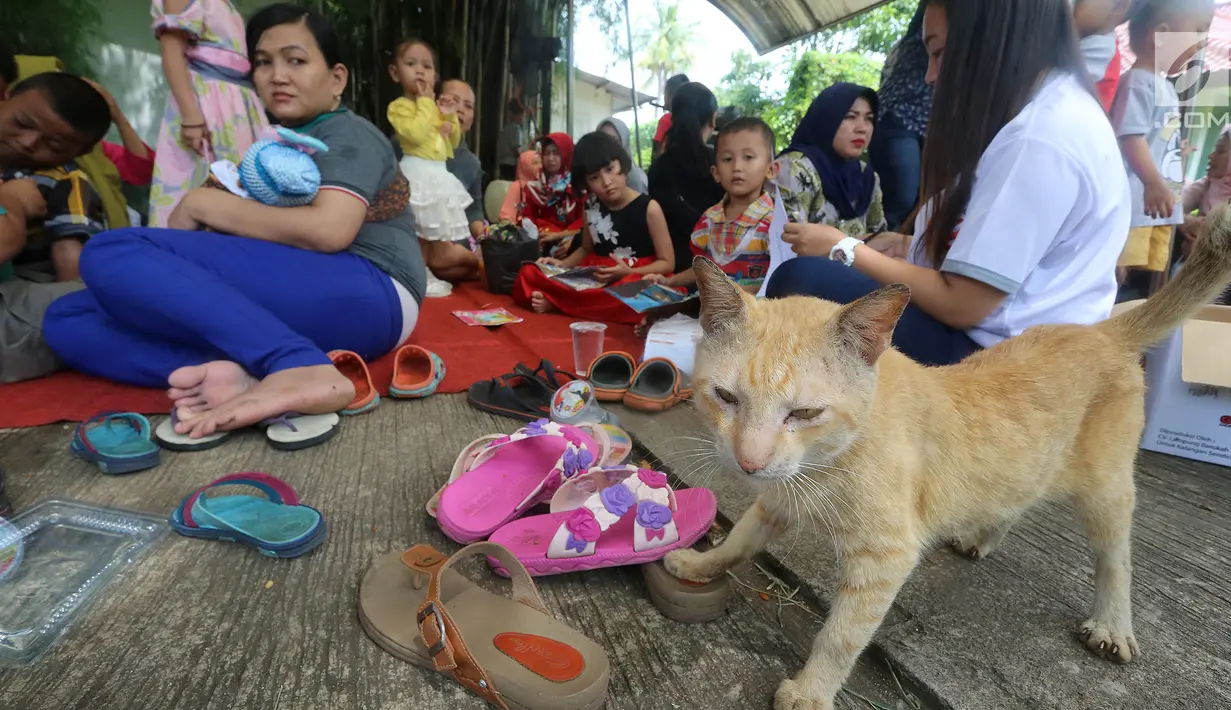 Peserta saat mengikuti lomba kucing mirip Bobby The Cat milik capres Prabowo Subianto di DPP Partai Gerindra, Jakarta, Sabtu (9/3). Bobby The Cat sendiri tak dihadirkan dalam acara ini. (Liputan6.com/Herman Zakharia)