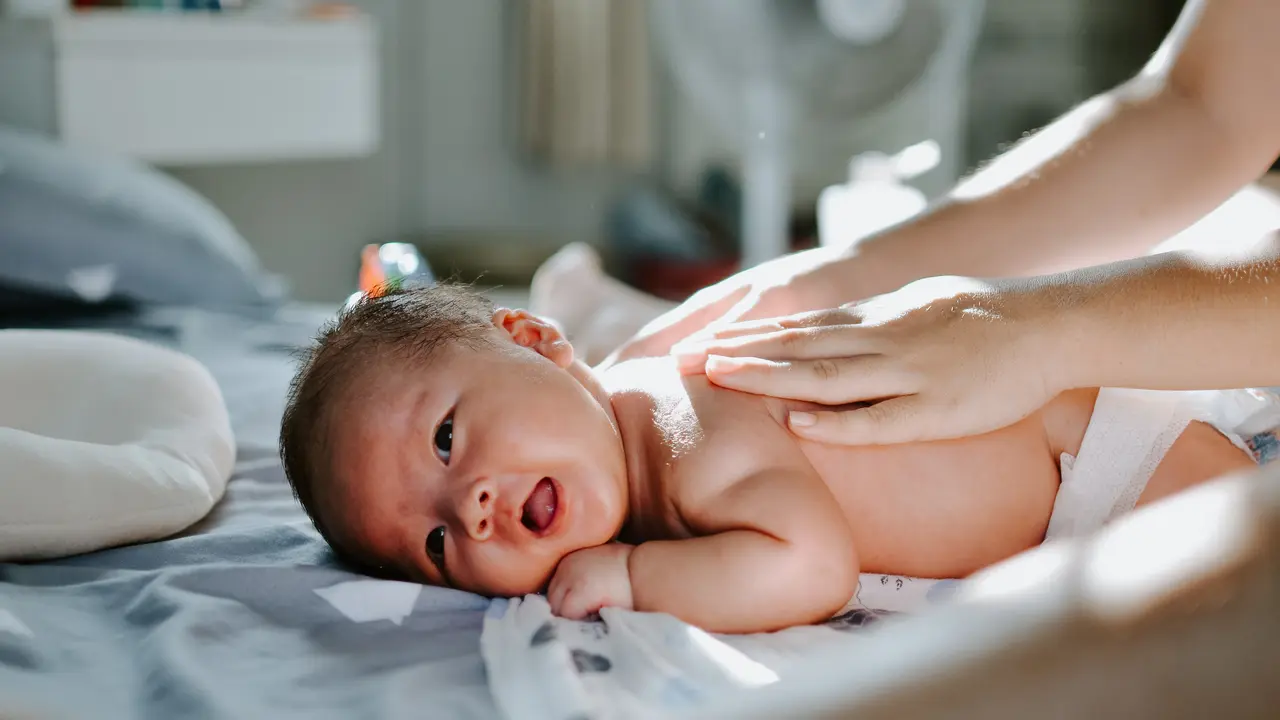 Pakar Ungkap Hati-Hati Menggunakan Minyak Telon pada Bayi/unsplash Khoa