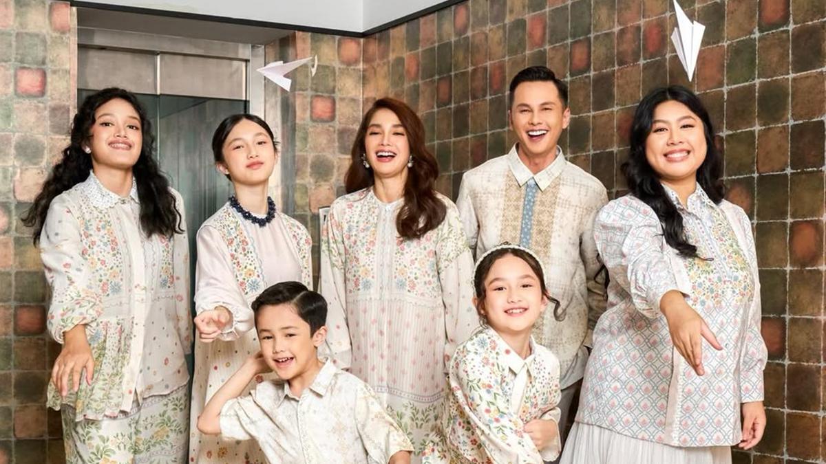 10 Pemotretan Keluarga Artis Pakai Baju Koleksi Lebaran 2026, Gaya Kompak Penuh Pesona