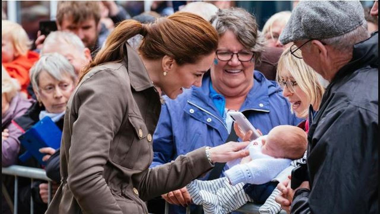 Cukur Bulu Domba, Kate Middleton Kenakan Jaket Baru Seharga Rp 5 Juta