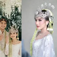 Intip penampilan aktor Ibrahim Risyad dan aktris Salshabilla Adriani dalam balutan adat Sunda saat menikah.