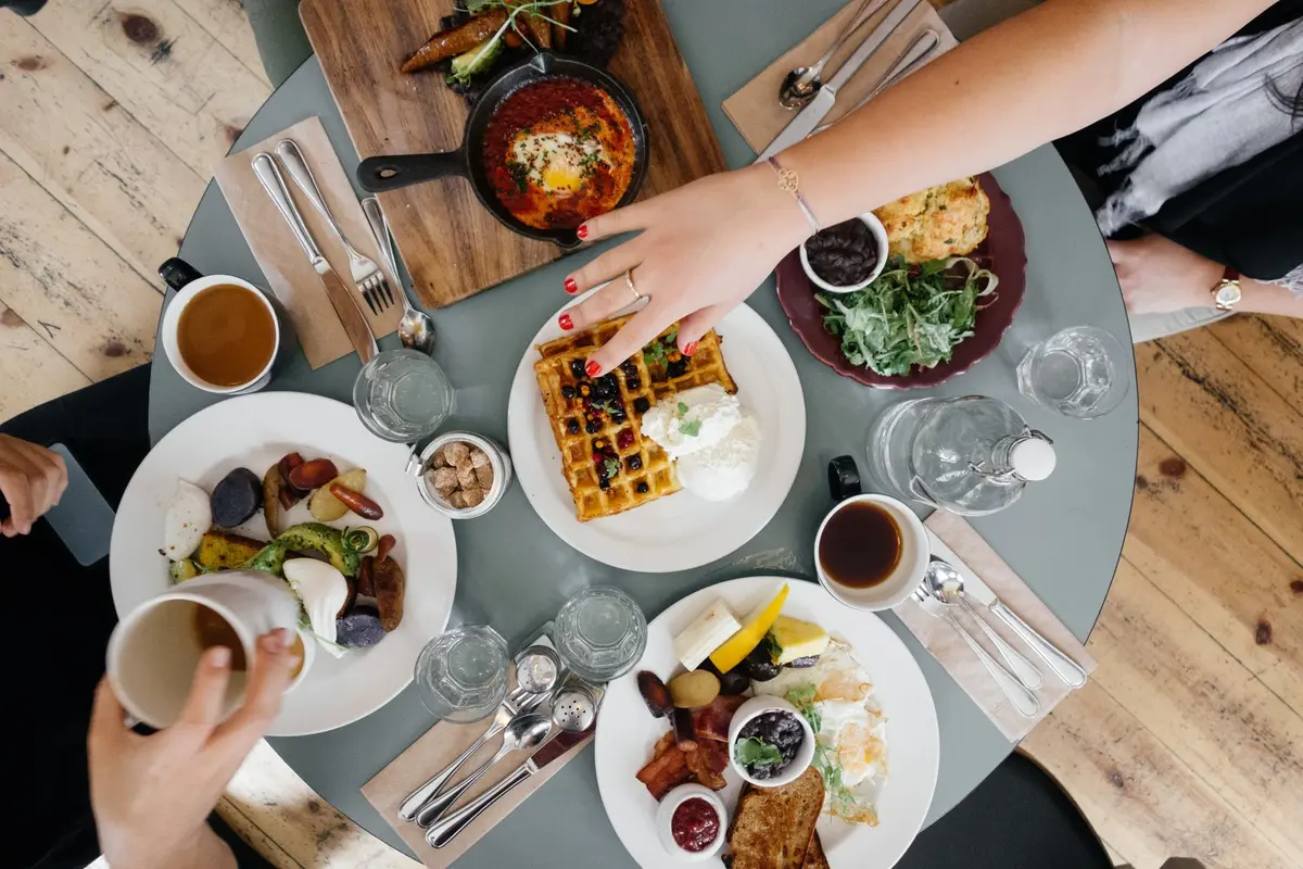 [Bintang] Siap-siap Ribet Makan sama 3 Zodiak Ini, Mereka Pemilih Banget!