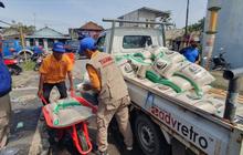 DKP Mataram Salurkan Beras Bantuan 3 Ton untuk Ratusan Korban Bencana Hidrometeorologi