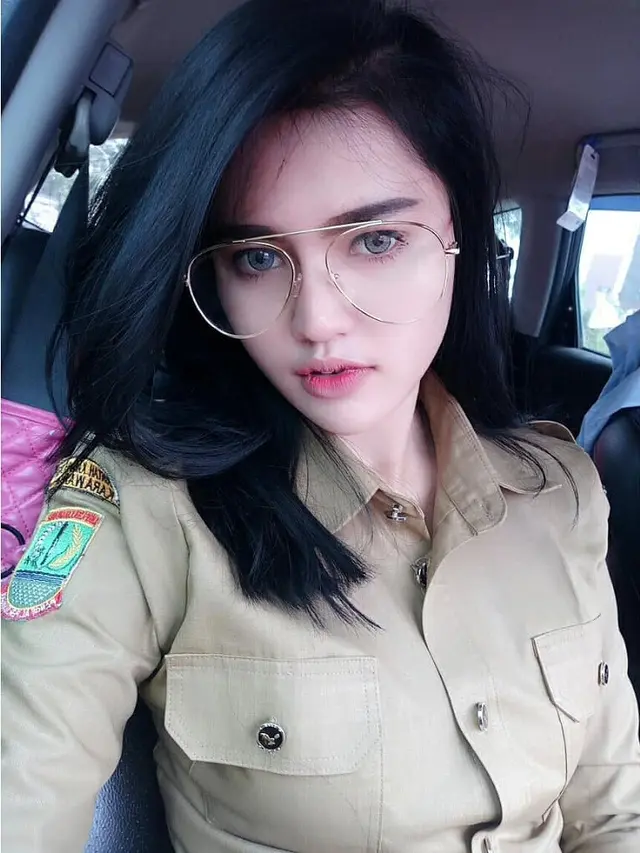 Sempat Digoda Hotman Paris Begini 6 Potret Oza Moza PNS Cantik
