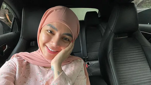 6 Potret Nadia Christina, Mantan Istri Alfath Fathier yang Kini Berhijab